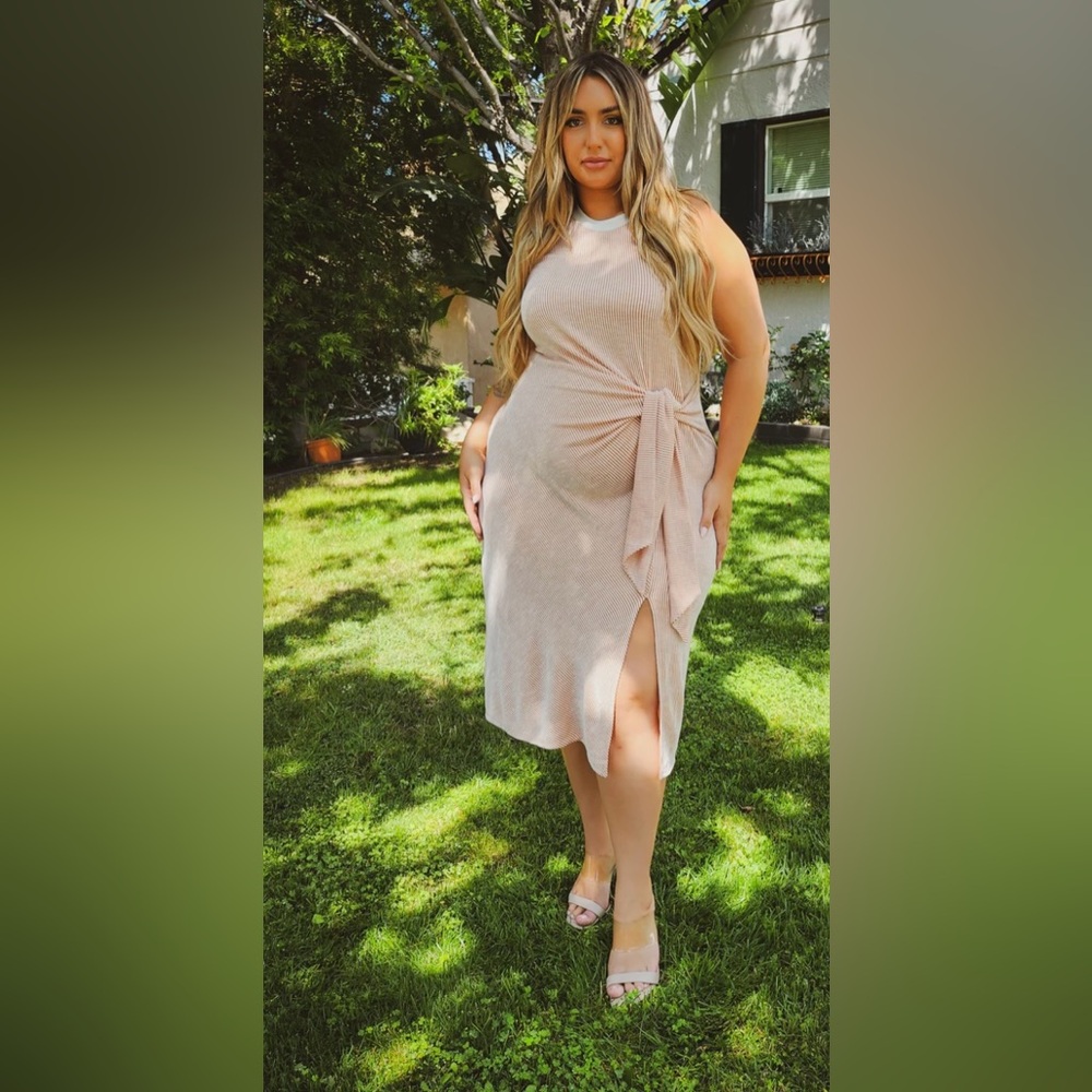 Curvy Sense - PLUS SIZE VICI FRONT TIE MIDI DRESS - PEACH